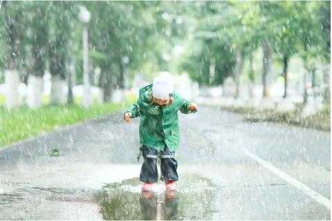 Musim hujan seringkali membawa risiko banjir yang dapat mengancam kesehatan dan kenyamanan keluarga kita.